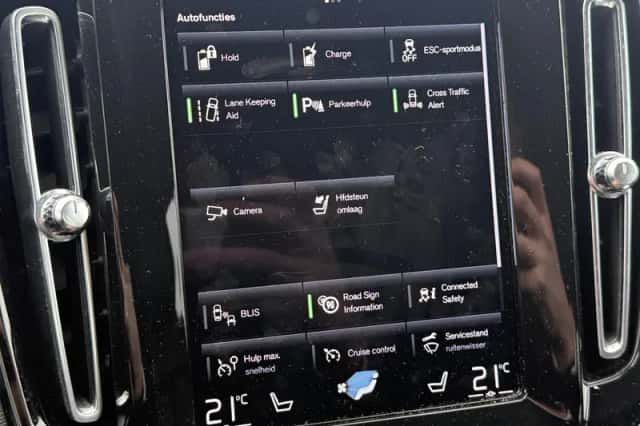 Volvo XC40 (2021) thumbnail 13