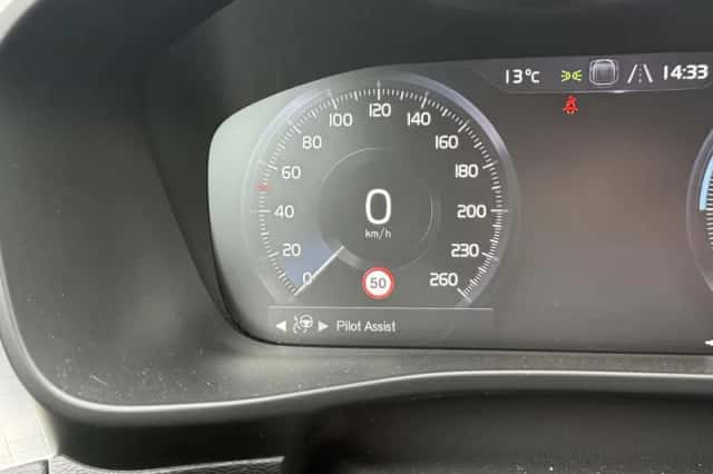 Volvo XC40 (2021) thumbnail 16