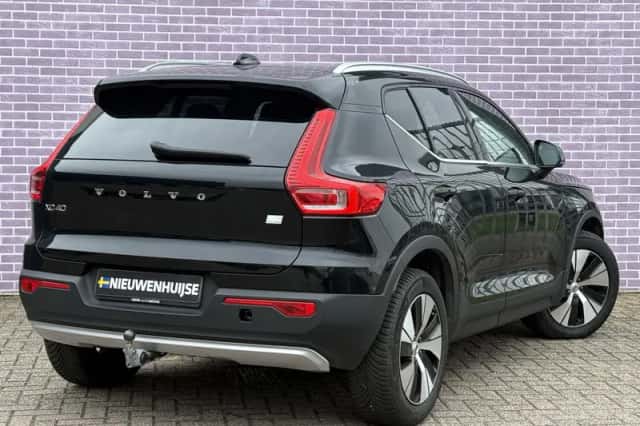 Volvo XC40 (2021) thumbnail 3