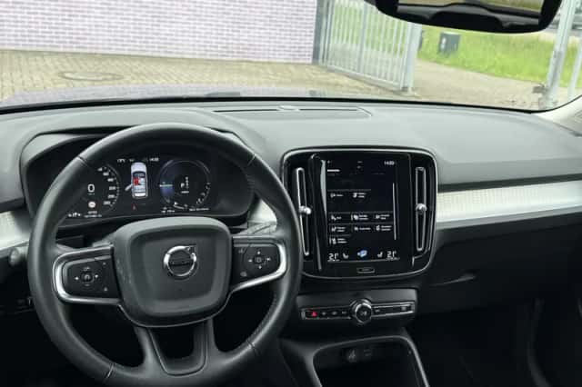 Volvo XC40 (2021) thumbnail 4