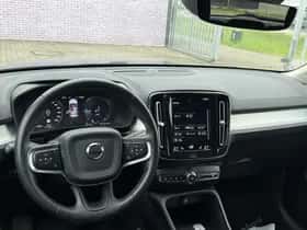 Volvo XC40 thumbnail 4
