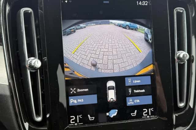 Volvo XC40 (2021) thumbnail 10