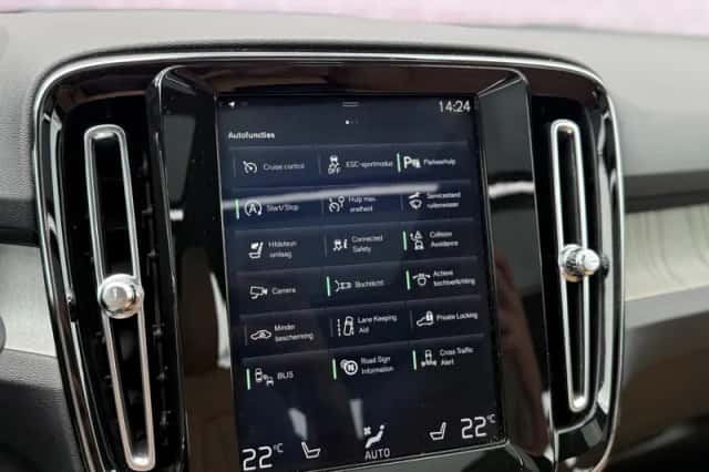 Volvo XC40 (2018) thumbnail 13