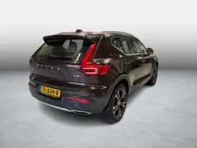 Volvo XC40 thumbnail 3