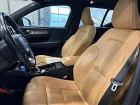 Volvo XC40 thumbnail 4