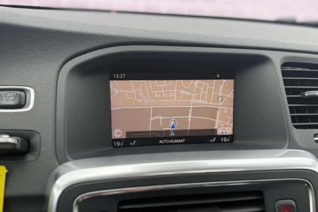 Volvo V60 (2018) thumbnail 24