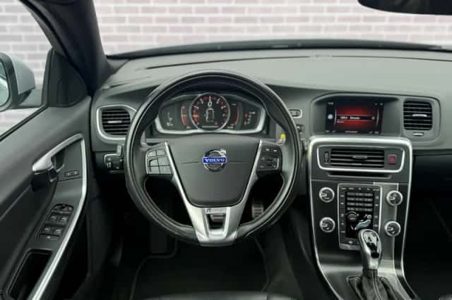 Volvo V60 (2018) thumbnail 30