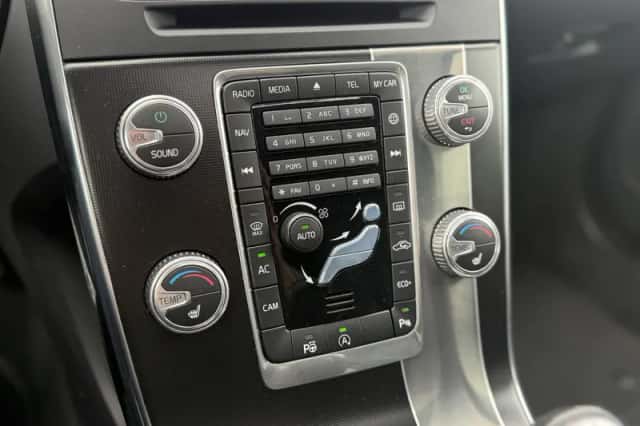 Volvo V60 (2018) thumbnail 32