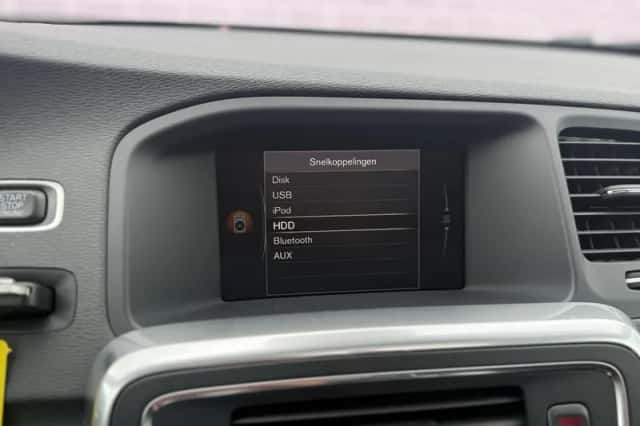 Volvo V60 (2018) thumbnail 33
