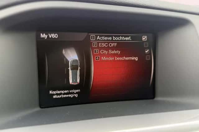 Volvo V60 (2018) thumbnail 35