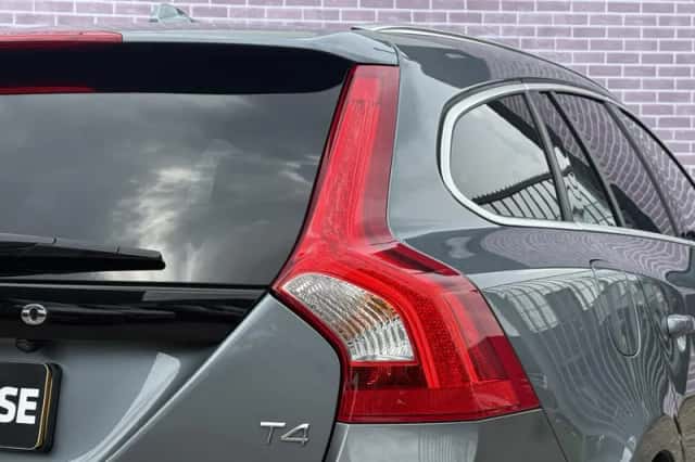 Volvo V60 (2018) thumbnail 10
