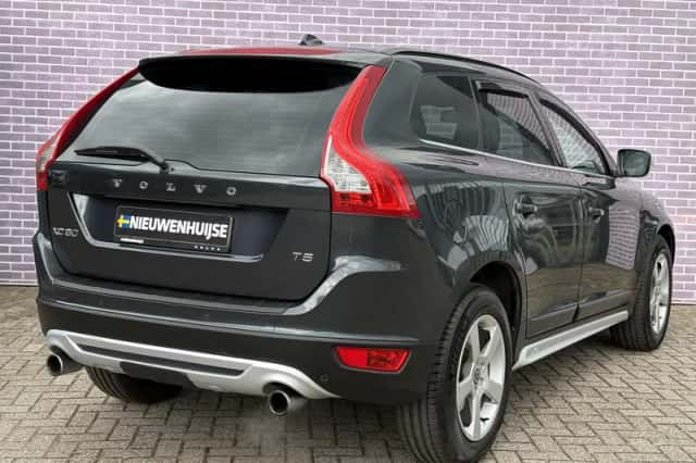 Volvo XC60 (2012) thumbnail 3