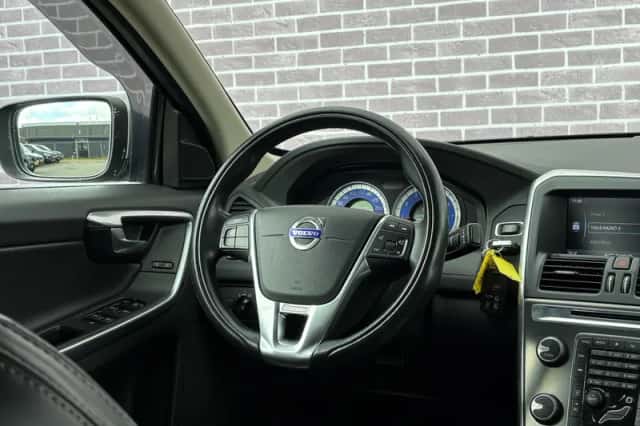 Volvo XC60 (2012) thumbnail 21