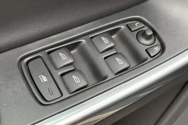Volvo XC60 (2012) thumbnail 6