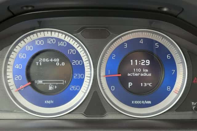 Volvo XC60 (2012) thumbnail 9