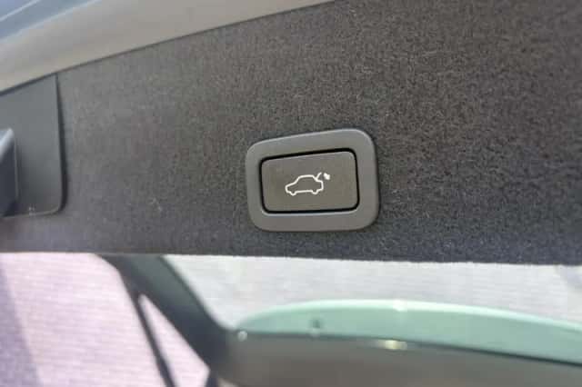 Volvo XC60 (2016) thumbnail 14