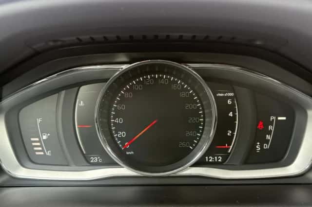 Volvo XC60 (2016) thumbnail 17