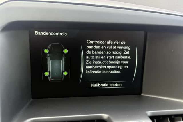 Volvo XC60 (2016) thumbnail 22