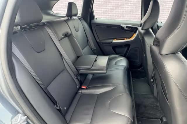Volvo XC60 (2016) thumbnail 8