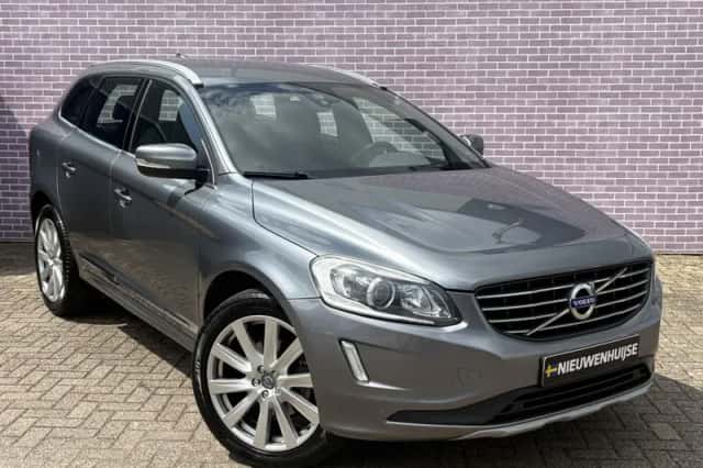 Volvo XC60 (2016) thumbnail 9