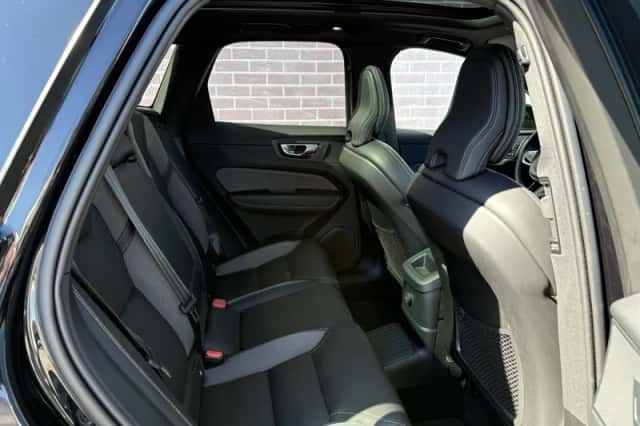 Volvo XC60 (2024) thumbnail 5