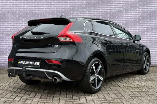 Volvo V40 (2019) thumbnail 3