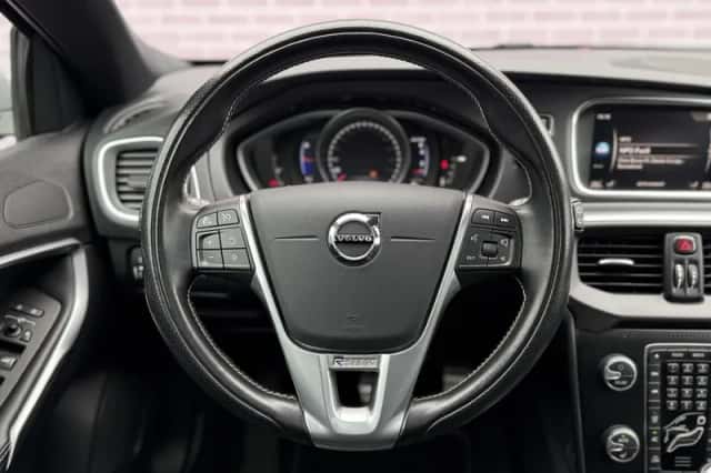 Volvo V40 (2019) thumbnail 5
