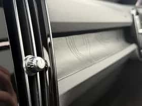 Volvo XC40 thumbnail 40