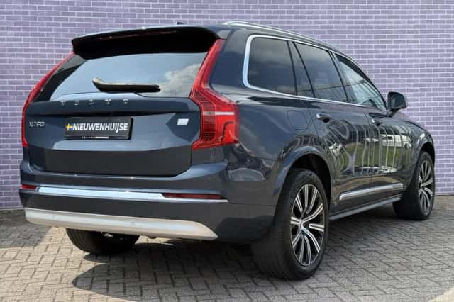 Volvo XC90 (2022) thumbnail 3
