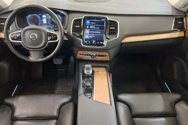 Volvo XC90 (2022) thumbnail 4
