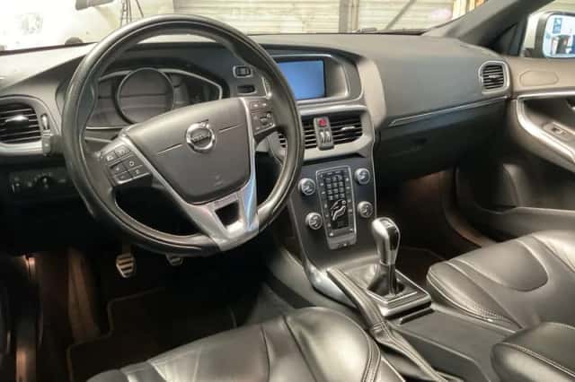 Volvo V40 (2018) thumbnail 4