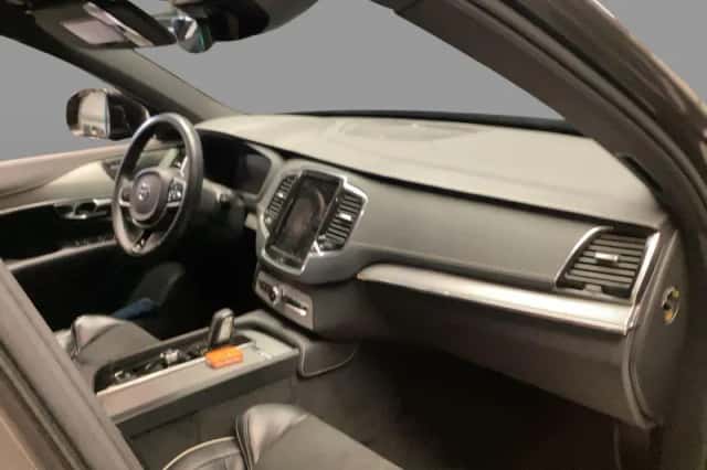 Volvo XC90 (2022) thumbnail 4