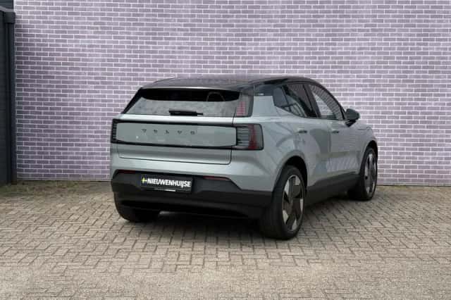 Volvo EX30 (2024) thumbnail 3