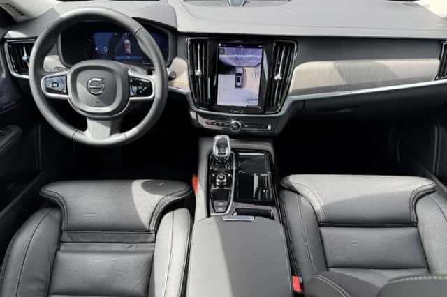 Volvo V90 (2025) thumbnail 5