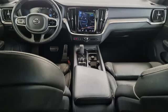 Volvo V60 (2021) thumbnail 4