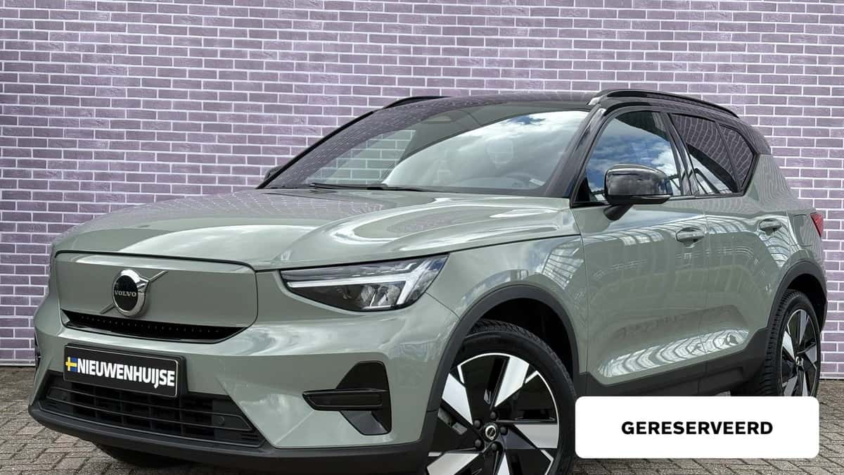 Volvo XC40 (2023) — foto 1