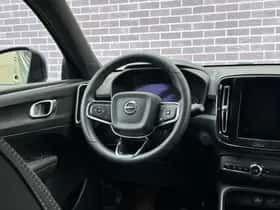 Volvo XC40 (2023) thumbnail 10