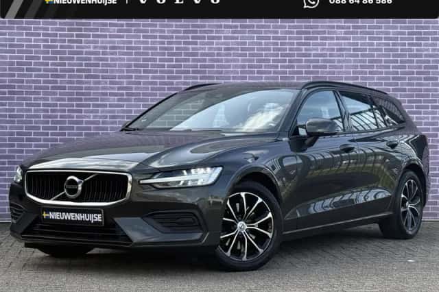 Volvo V60 (2022) thumbnail 1