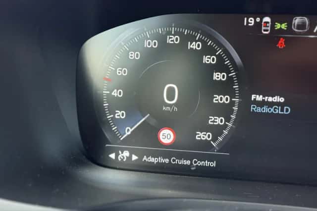 Volvo V60 (2022) thumbnail 12