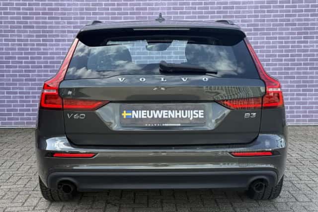Volvo V60 (2022) thumbnail 14
