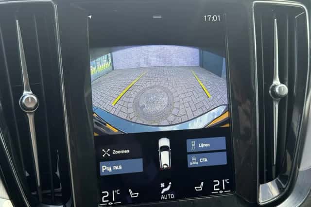 Volvo V60 (2022) thumbnail 18