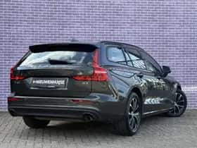 Volvo V60 (2022) thumbnail 3