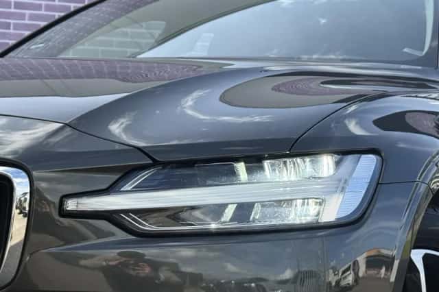 Volvo V60 (2022) thumbnail 8
