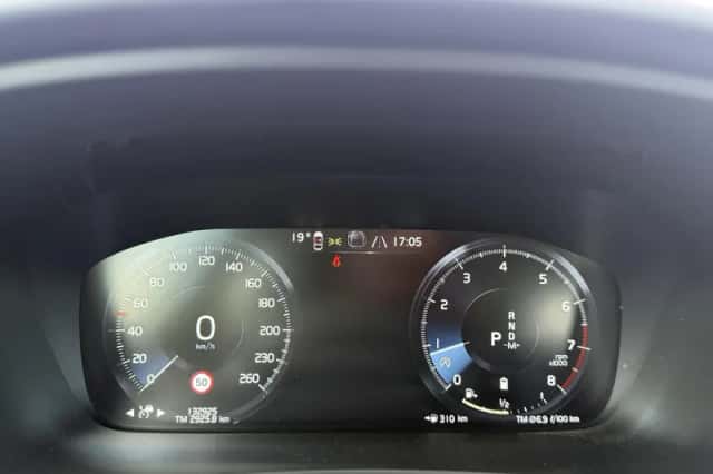 Volvo V60 (2022) thumbnail 10