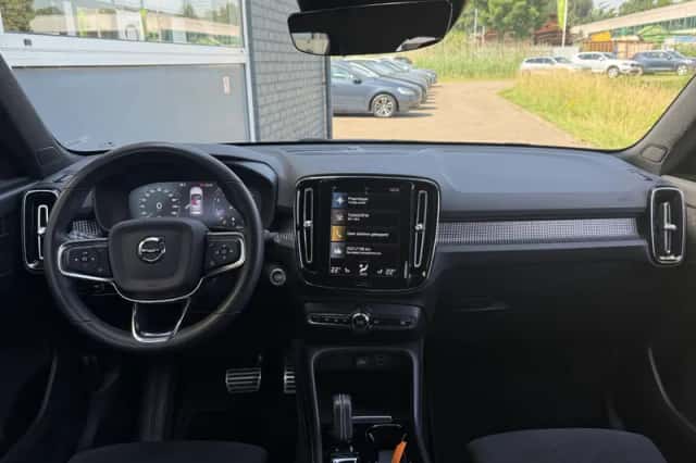 Volvo XC40 (2022) thumbnail 4