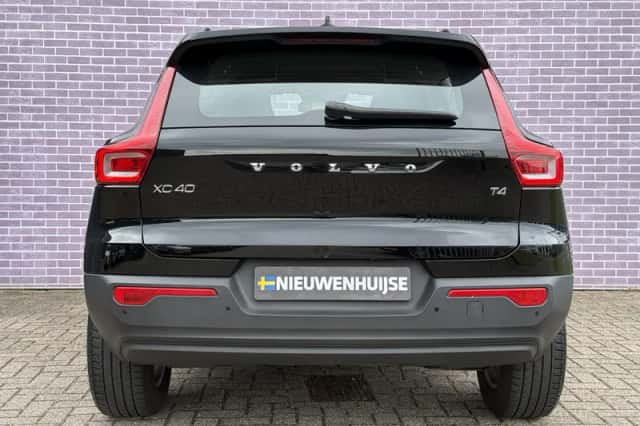 Volvo XC40 (2018) thumbnail 11