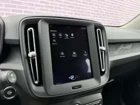 Volvo XC40 (2018) thumbnail 16
