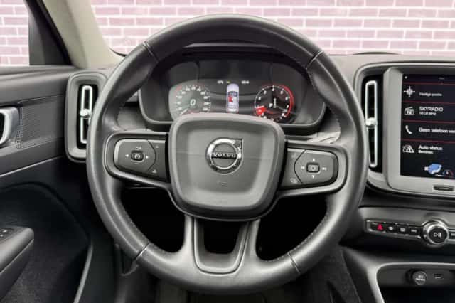 Volvo XC40 (2018) thumbnail 18