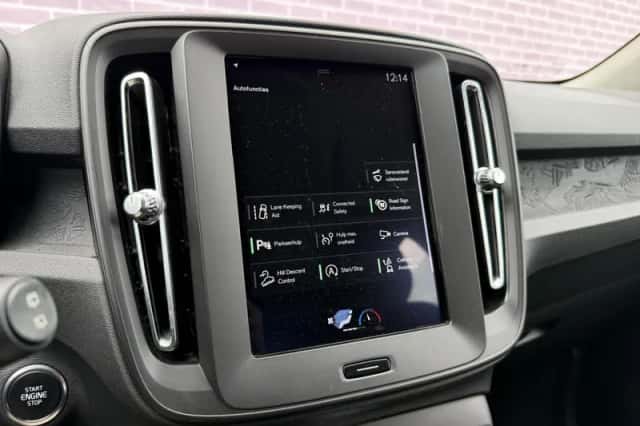 Volvo XC40 (2018) thumbnail 21