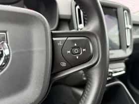 Volvo XC40 (2018) thumbnail 22